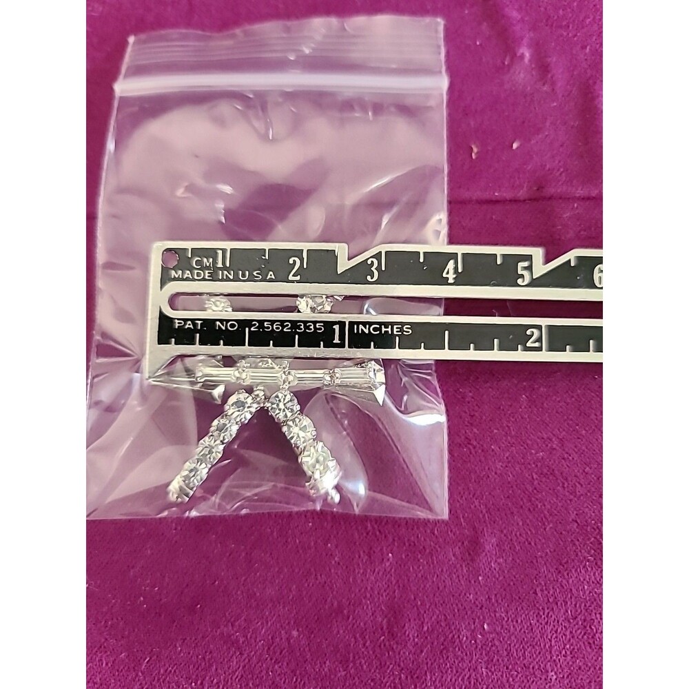 Brooch Arrow Rhinestones Clear Transparent Colorless 1 1/4" - Picture 7 of 7